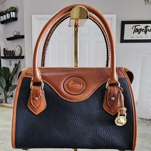Dooney & Bourke Vintage Pebble Grain Satchel – Black & Tan – Vintage Like New!!